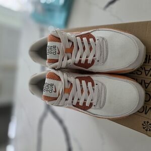 Nike Men's White and Orange Sneakers